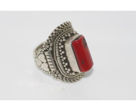 Heavy silver and coral ring size: Q/8, marked 925