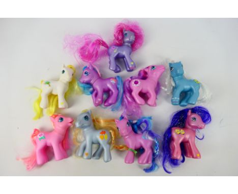 My Little Pony - Hasbro - Other - A collection of 9 unboxed mainly G3 My Little Pony figures. Lot includes Autumn Skye (2002)