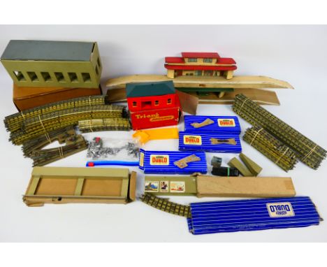 Hornby Dublo - TTR - A collection of 3-rail track, some boxed points, 2 x wooden stations a boxed Ticket Office # R60, a boxe