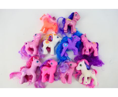 My Little Pony - Hasbro - Other - A collection of 9 unboxed mainly G3 My Little Pony figures, plus one copy. Lot includes Sky