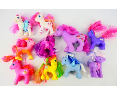 My Little Pony - Hasbro - Other - A collection of 10 unboxed mainly G3 My Little Pony figures. Lot includes Kiwi Tart (2002);