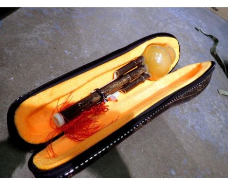 Contemporary Chinese gourd pipe. UK P&amp;P Group 2 (£20+VAT for the first lot and £4+VAT for subsequent lots) 