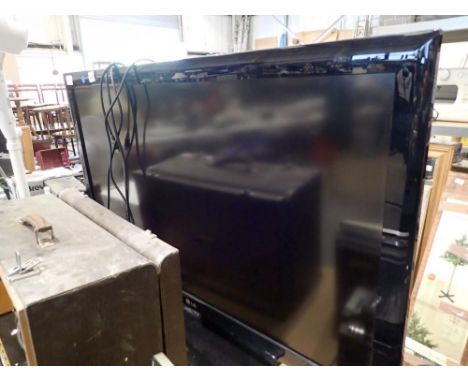 LG 42 inch television Model 42LD450, with remote. All electrical items in this lot have been PAT tested for safety and have p