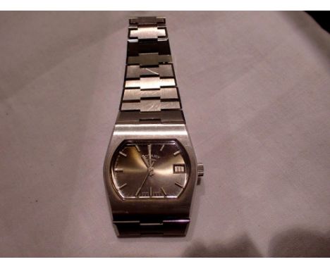 Rotary: gents quartz wristwatch with date aperture on a stainless steel bracelet, requires battery. UK P&amp;P Group 1 (£16+V