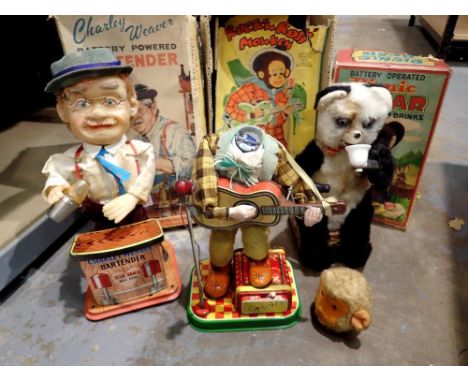 Three battery operated vintage toys. Not available for in-house P&amp;P 