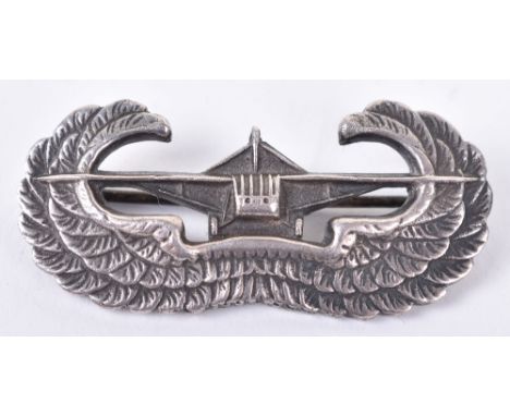 WW2 American Glider Troops Wing, fine sterling silver example with brooch pin fitting to the reverse. Good condition. 