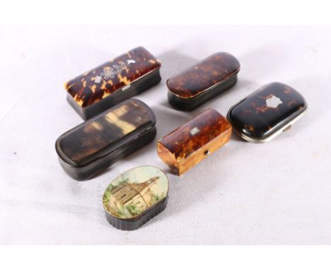 Three 19th century horn snuff boxes, two with tortoiseshell tops, a similar purse, a small domed top box and a papier mache s