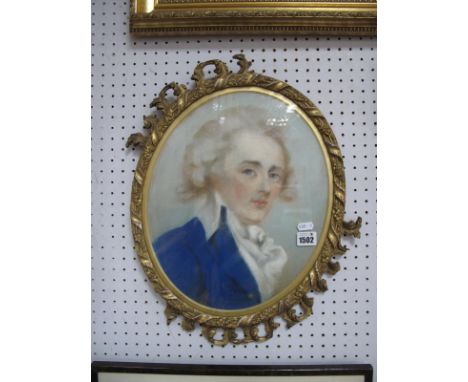 A XIX Century Portrait Study of a Georgian Period Gentleman, pastel drawing, oval, 36 x 29cm, in damaged gilt frame.