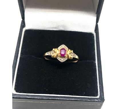 18ct gold ruby &amp; diamond dress ring (1.6g) 