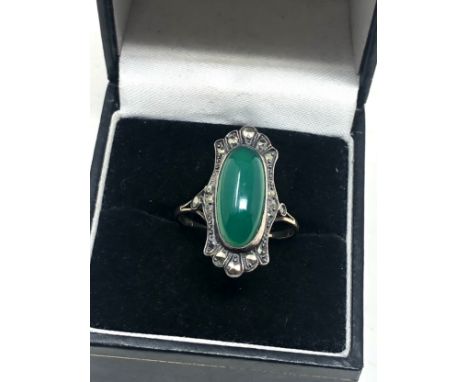 9ct gold and silver vintage chrysoprase &amp; marcasite statement ring (2.6g) 