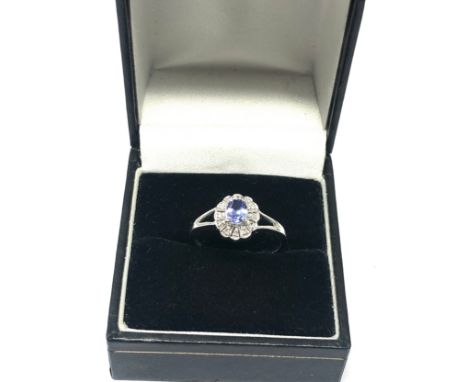 9ct white gold tanzanite diamond ring set  weight 2.2g 