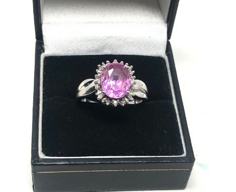 10ct white gold diamond &amp; synthetic ruby ring (3.3g) 