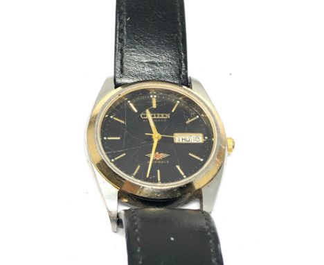 Gent's Vintage Citizen Automatic Watch Day/Date the watch is ticking glass scratched 