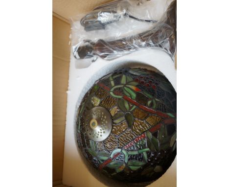 Tiffany style lamp as new - unopened shade diameter 32 cm 