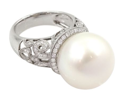 18ct white gold South Sea pearl ring, with diamond set gallery and shoulders Condition Report:Approx 13.3gm, tested 18ct, siz