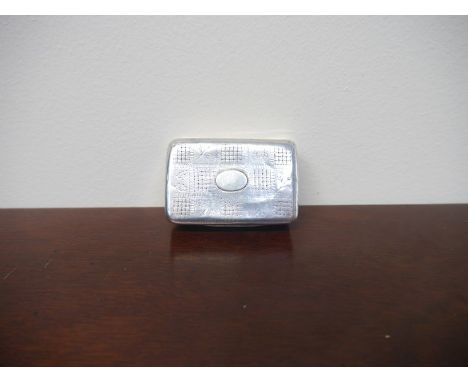 A Daniel Hockley & Thomas Bosworth Georgian silver snuff box with engraved crosshatching to top, London 1815, 5.5cm long, 27g