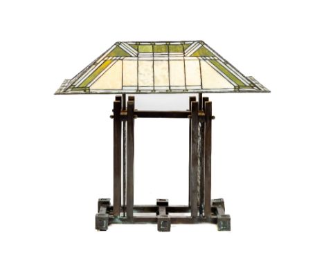 A very fine Art Deco style bronzed metal Table Lamp, in the manner of Frank Lloyd Wright with stained rectangular vaseline gl