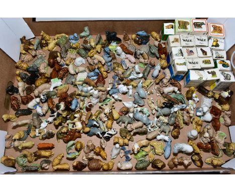 A BOX OF WADE WHIMSIES, BOXED AND LOOSE, includes Wild animals, birds, dogs, fish, farm animals etc, some smooth base models 