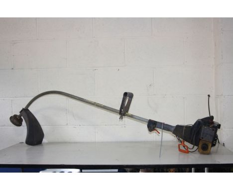 A HUSQVARNA M ONDO PETROL STRIMMER (engine pulls freely but no fuel so doesn't start)
