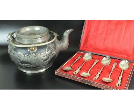 A set of six Chinese export silver tea spoons, early 20th century, marked 900, probably intended for the Japanese market, eac