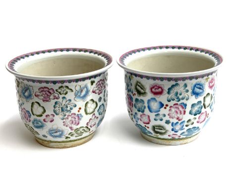 A pair of Chinese ceramic planters, 31cmD, 24cmH 