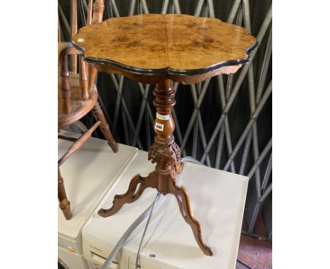WINE TABLE ON TRIPOD LEGS