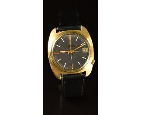 Bulova Accutron M9 gentleman's wristwatch with date aperture, luminous hands, baton hour markers, black dial, gold plated cas