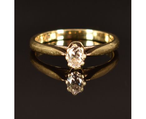 A 9ct gold ring set with an oval cut diamond of approximately 0.2ct, size M, 2.3g&nbsp;