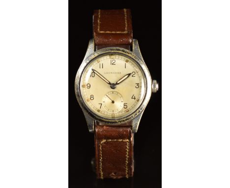 Leonidas (pre Heuer) British military wristwatch with subsidiary seconds dial, luminous hands, railroad minutes track, silver