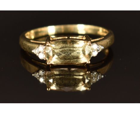 A 9k gold ring set with a zultanite and diamonds, size M, 2.1g&nbsp;