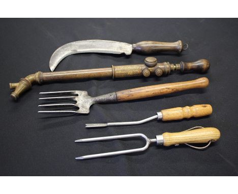 Hand tools, to include Abol syringe No.4 insecticide sprayer, trowels, hand forks etc. (qty)