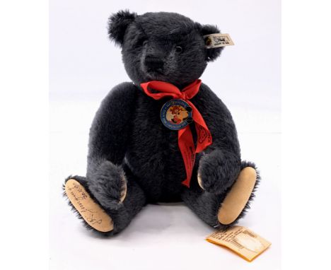 A Steiff Walt Disney World Teddy Bear Convention 1990 Antik bear, white tag 011429, LE 1000, mohair, enamel badge, ribbon to 