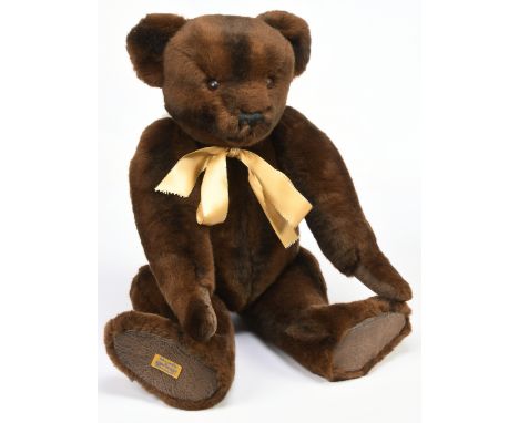 Merrythought Mahogany Alpha Farnell replica teddy bear, LE 5/100, brown / dark brown mink mohair, with swing label certificat