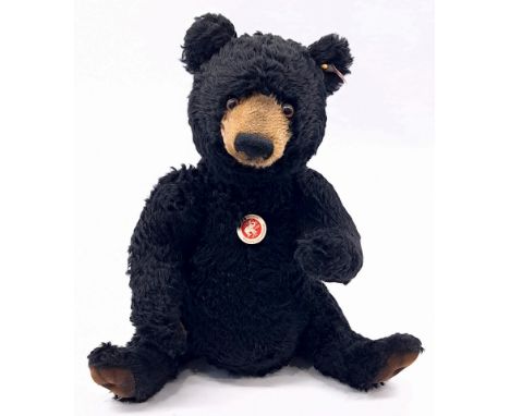 Steiff Winnipeg teddy bear, white tag 664700, LE 1500, 2014, exclusive to UK, Ireland and USA, with a special gold plated 'bu