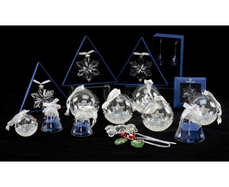 COLLECTION OF SWAROVSKI CHRISTMAS ORNAMENTS including, Christmas Bell Set, 5223283, Christmas Ball Set, 5136414, 6 x Christma