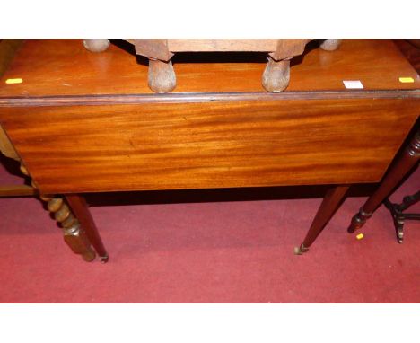 A 19th century mahogany Pembroke table, w.76cm 