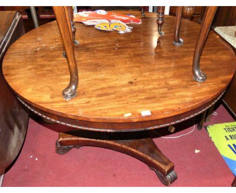 A William IV mahogany circular tilt-top breakfast table, on triform base, dia.113cm 