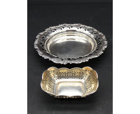 An Art Deco geometric pierced design scalloped edge bonbon dish hallmarked: Charles S Green &amp; Co Ltd, Birmingham, 1926. A