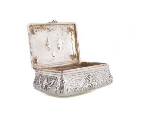 CONTINENTAL SILVER SNUFF BOX LATE 19TH/EARLY 20TH CENTURY stamped marks to base, of bombe oblong form, the hinged cover repou