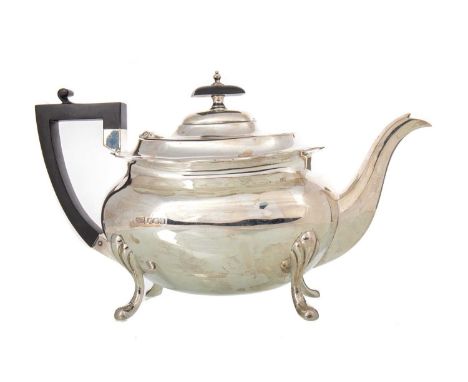 GEORGE V SILVER TEAPOT WALKER &amp; HALL, SHEFFIELD 1929 with scalloped rim over and ovoid body, on four cabriole feet28cm wi