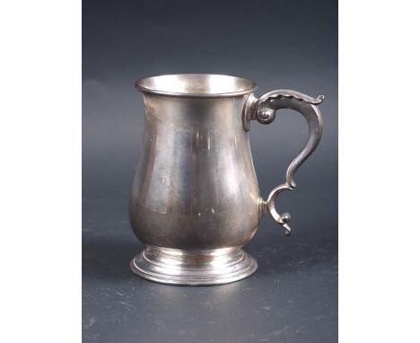 A silver half-pint tankard, 8oz troy approxCondition:Some light surface scratches but no apparent major condition issues 