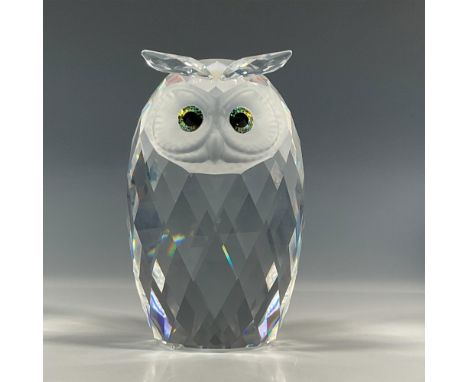 This giant owl was originally part of the Woodlands Friends collection, but then later moved to the Hume Accessories collecti