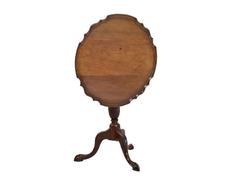 Georgian-style mahogany pie-crust tripod occasional table, 60cm x 65cm high