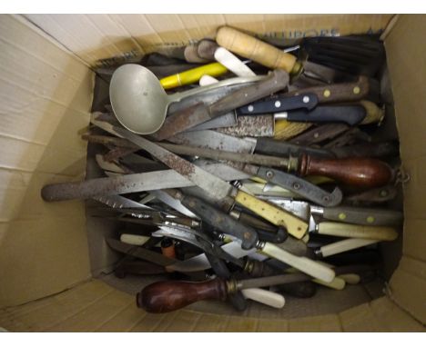 HUGE BOX OF HUNDREDS OF VINTAGE KITCHEN UTENSILS, MOSTLY KNIVES