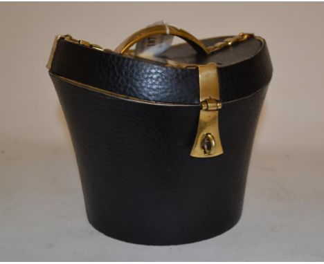 A tea caddy, in the form of a hat box, 14.5 cm high   Condition report  Report by MWThe hat box is a modern piece - no age.