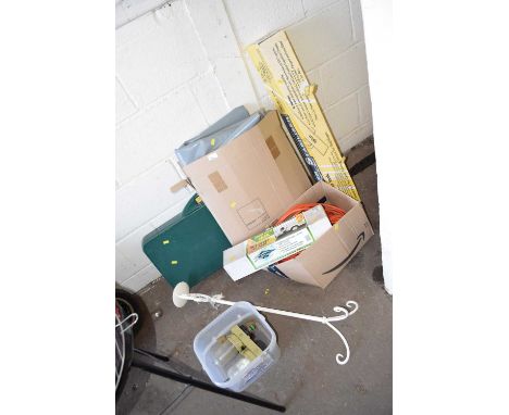 Mixed lot to include tarpaulin, car jack, cabling etc