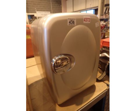 12V car / van 15L silver mini fridge with leads and manual 