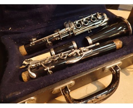 Besson 35" clarinet in carry case 