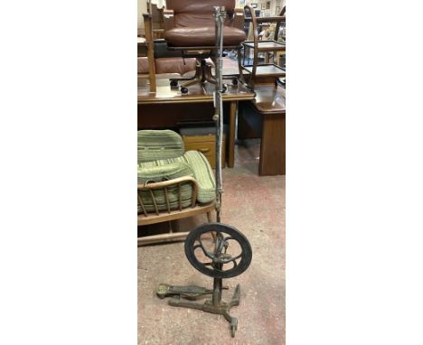 EARLY DENTAL DRILL LAMP