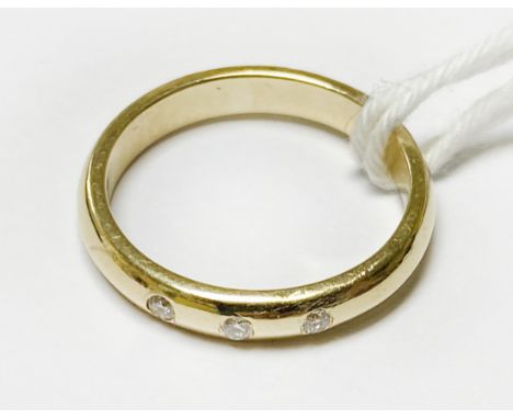 18CT GOLD THREE STONE DIAMOND RING - APPROX 015 CT SIZE L/M